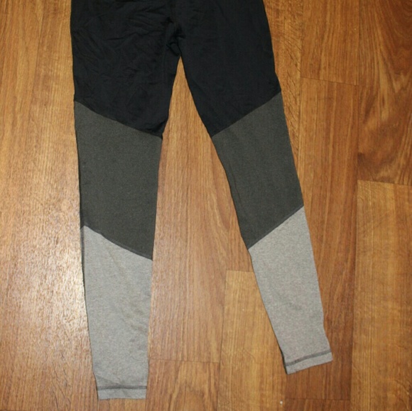 Fila Sport Live in Motion Block Leggeings Small - Picture 3 of 5